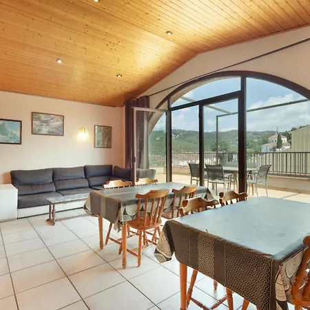 Ball De Bastons Bed & Breakfast